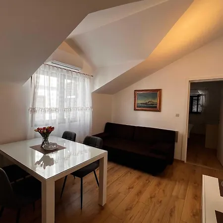 公寓 Kono - One-bedroom With Patio And Sea View - Marka Gjaje Street