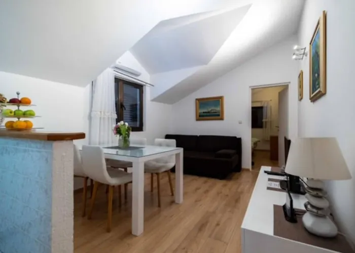 Apartamento Kono - One-bedroom With Patio And Sea View - Marka Gjaje Street