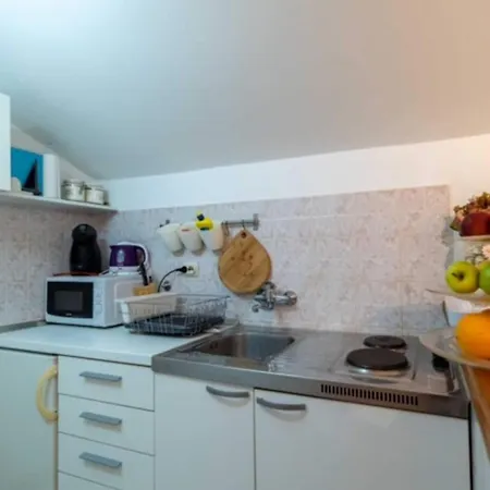 Kono - One-bedroom With Patio And Sea View - Marka Gjaje Street *