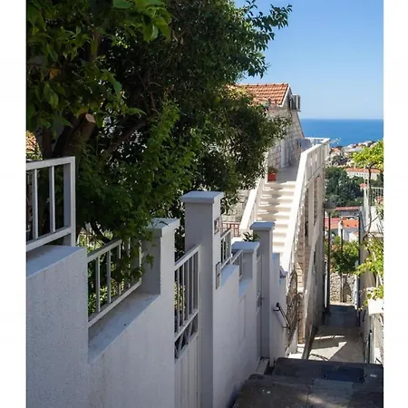 Kono - One-bedroom With Patio And Sea View - Marka Gjaje Street