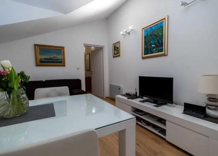 Kono - One-bedroom With Patio And Sea View - Marka Gjaje Street Apartament *